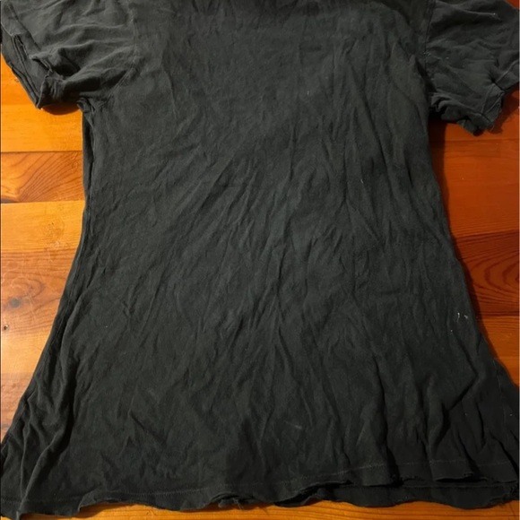 WILDFOX Women’s V-neck Tee - Picture 4 of 4